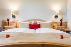 Отель Hotel St. Leonhard Garni  Бад-Бирнбах
